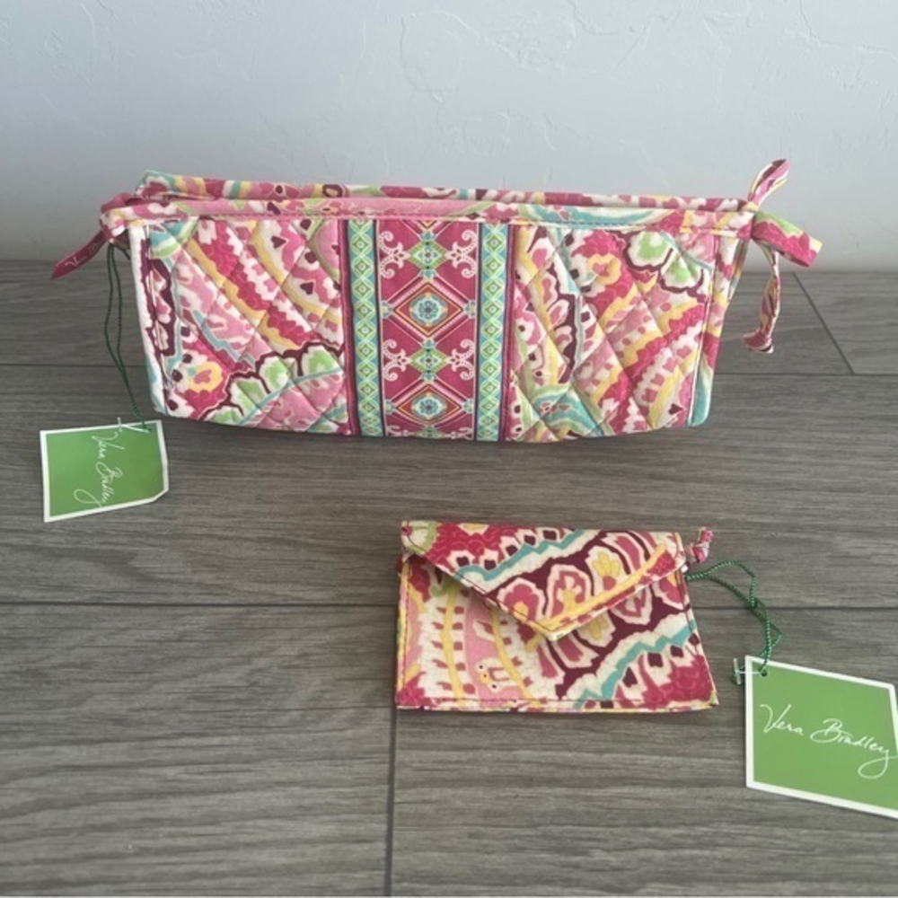 Vera Bradley Retired Capri Melon Makeup Bag and Credit Card‎ Paisley Floral NWOT
